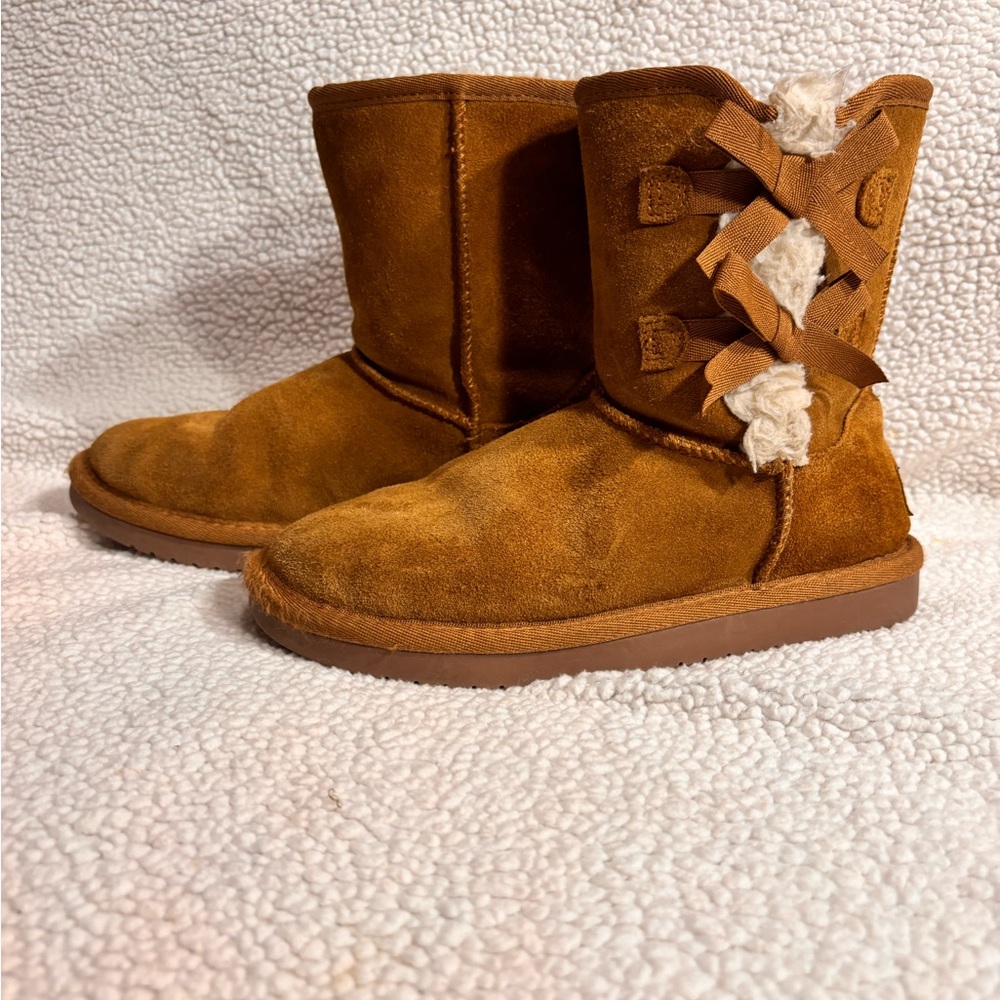 Koolaburra Tan Winter Boots with Suede and Bow Details